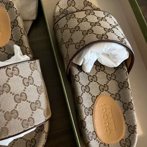 Authentic Gucci slides size 7